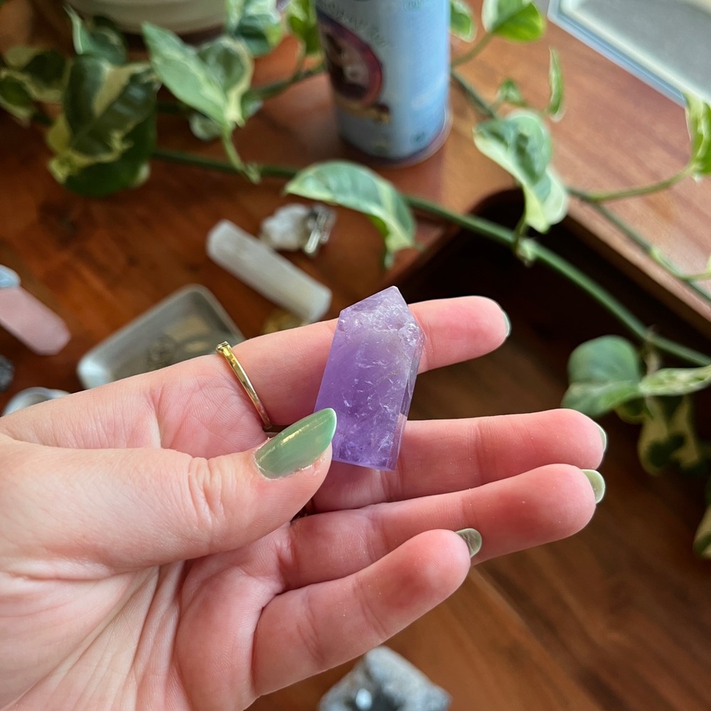 Purple Crystal Point - Picture 2 of 2